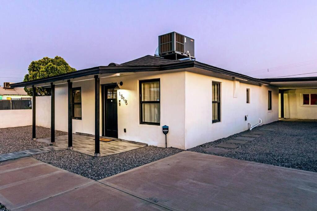 Phoenix Retreat - 2 Bedroom Home With King-Size Bed - 3 Smart Tvs - 10 Min From Airp - Unit A 外观 照片